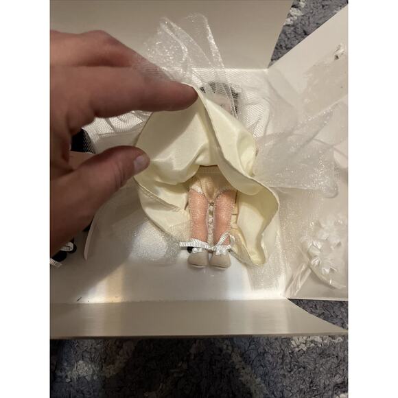 2002 Madame Alexander Cake Topper Bride Doll & Groom Doll NEW - Picture 6 of 10